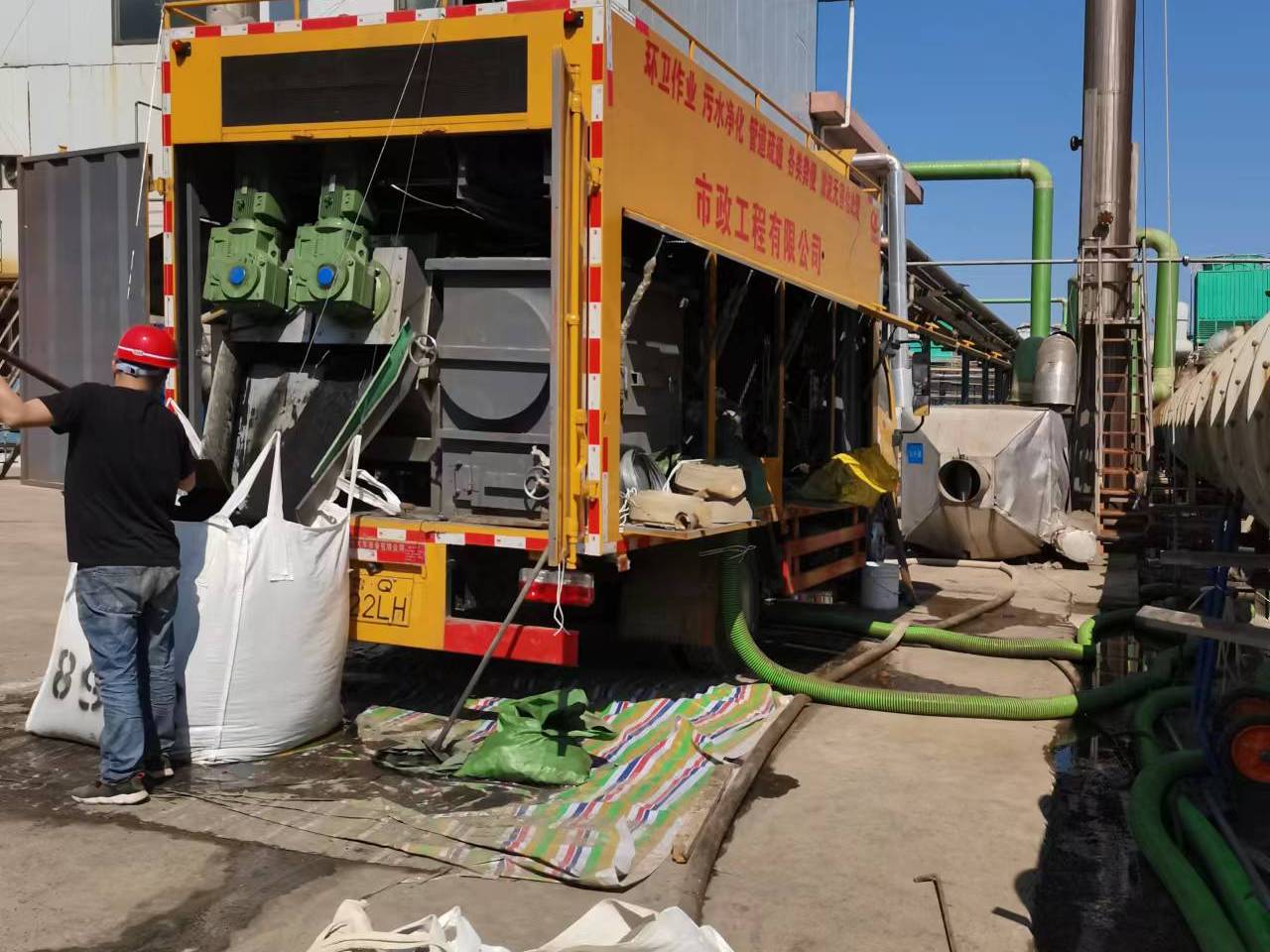 河南淤泥压干处理